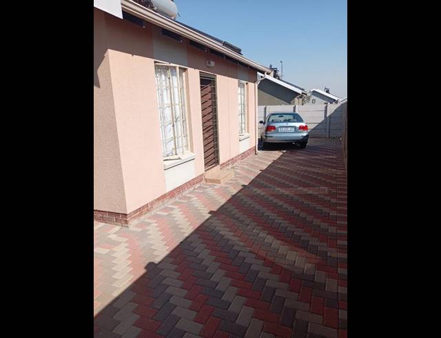 2 BEDROOM HOUSE FOR SALE IN SKY CITY